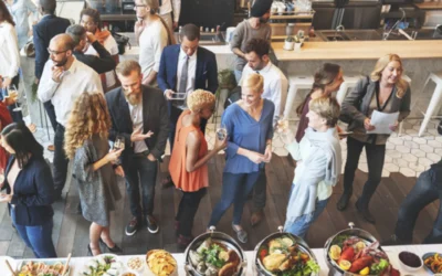 Cómo sobrevivir a la cena de empresa en inglés: Frases clave para romper el hielo